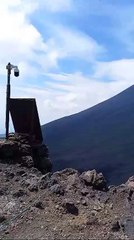 Le sommet de l'Étna, une vue sur les cratères somiteaux