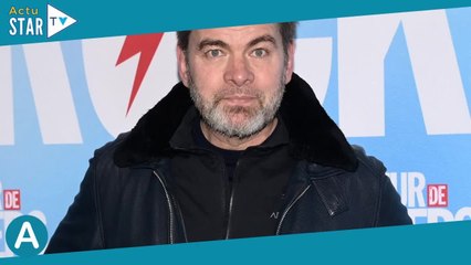 Clovis Cornillac en veste en cuir et survêt Tacchini  On savait qu'on allait foutre la mde, bast