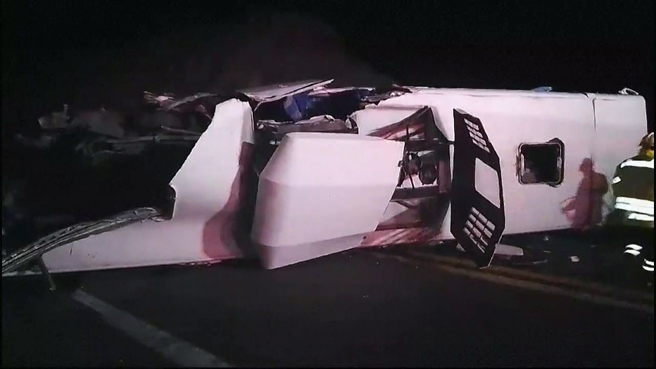 Más de una decena de muertos en México tras choque de autobús con migrantes abordo