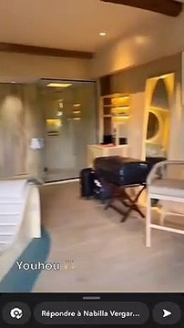 Sur la Toile, Nabilla Vergara ne cesse d'éblouir ses admirateurs avec son train de vie des plus luxueux ! Depuis ses passages dans d'innombrables émissions de télé-réalité, l'ex-acolyte d'Ayem Nour a bien roulé sa bosse.