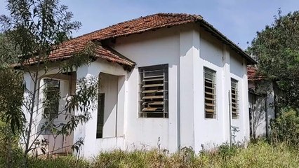 QUE LUGAR É ESSE???... LEMBRA UMA CASA ABANDONADA, mas parecia um laboratório
