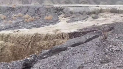 미 데스밸리 역대 최대 강수량 기록 "4백여 명 대피" / YTN