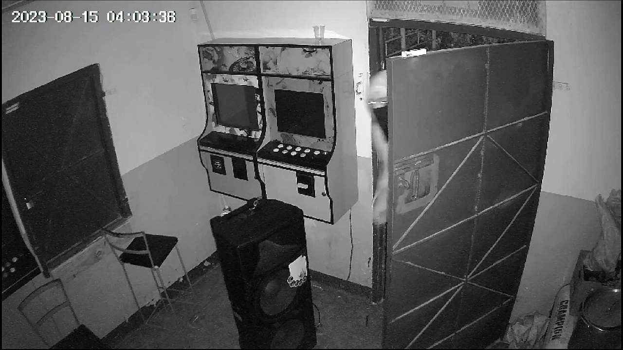 Jamaica bar robbery in Clarendon, Men break and enter bar