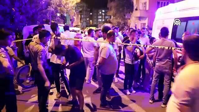 Boşanma aşamasındaki eşinin evine çatıdan girdi, silahla intihar etti