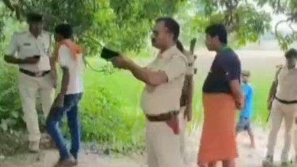 बड़ी खबर: पेड़ से लटक कर युवक ने की आत्महत्या, मचा हड़कंप