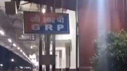 पटना: दानापुर रेलवे स्टेशन पर खड़ी गाड़ी के जनरल बोगी से व्यक्ति का मिला शव, मचा हड़कंप