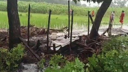 घर में सो रहे पति-पत्नी पर गिरी आकाशीय बिजली, घर सहित जलकर राख, भयानक है तस्वीर