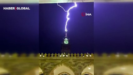 Mekke’de Kraliyet Saat Kulesi'ne yıldırım düştü