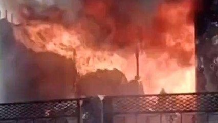 खिलौने की दुकान में "आग़" का बवंडर, लाखों का नुकसान