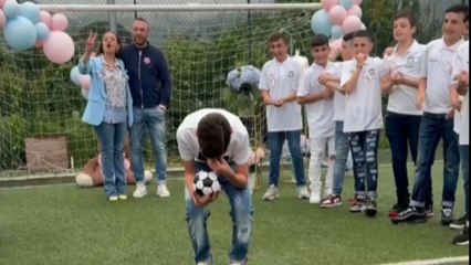 Happiness kicks in after sweet boy discovers the gender of his baby sibling