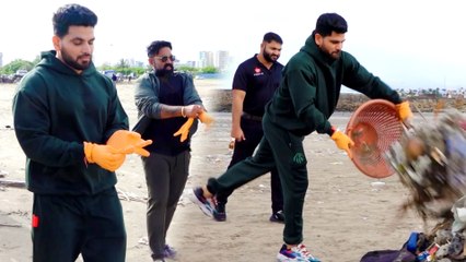 Shiv Thakare Leads Beach Cleanup Effort, Encourages 15-Minute Contribution for Environment