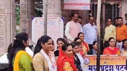 छिंदवाड़ा: सरकार ने नहीं सुनी तो लिया भगवान का सहारा,पटवारी संघ का अनोखा प्रदर्शन