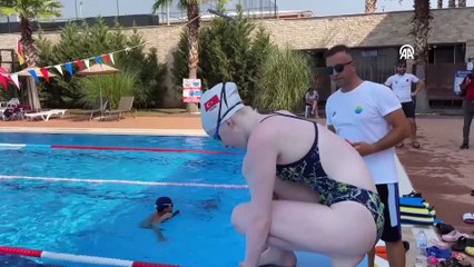 AYDIN - Albino yüzücü Ceren'in hedefi Avrupa şampiyonluğu