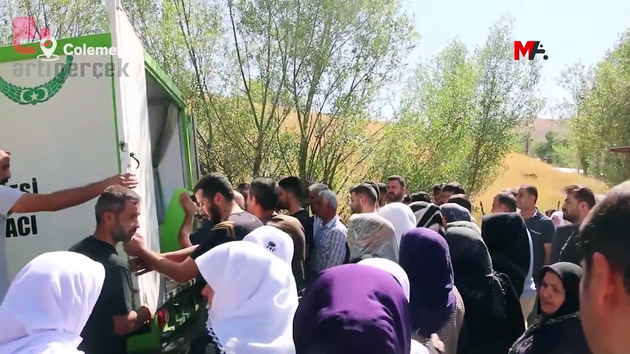 Kazada ölen Barış Annesi Akçelik ve oğlu toprağa verildi