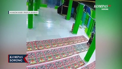 Aksi Pencurian Kotak Amal Masjid di Manokwari Terekam CCTV