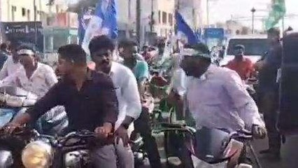 ఎన్టీఆర్ జిల్లా: విజయవాడలో వైసీపీ భారీ బైక్ ర్యాలీ