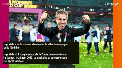 Coupe du monde féminine : Nouveau scandale en Espagne, le sélectionneur filmé en train d'attraper le sein de son adjointe !