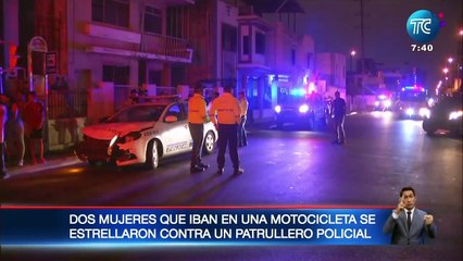 Dos mujeres se impactaron contra un pratullero policial en Guayaquil