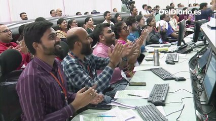 La misión Chandrayaan-3 de la India consigue un histórico alunizaje en el polo sur de la luna