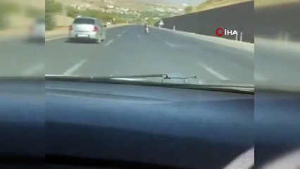 Elazığ'da Tehlikeli Motosiklet Yolculuğu