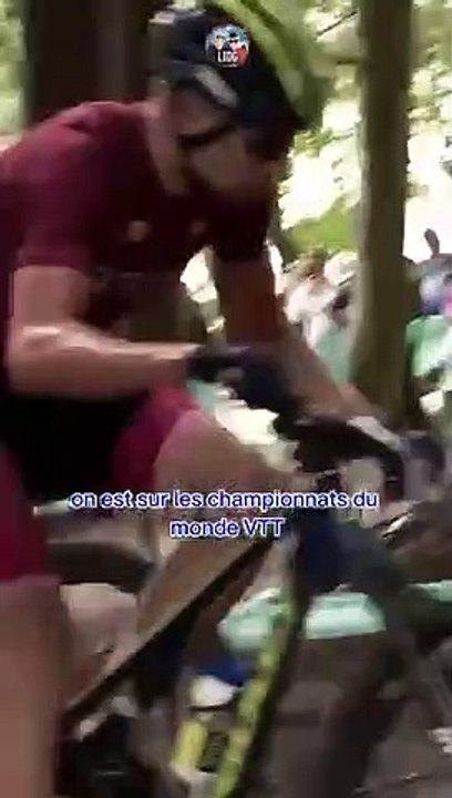 Pourquoi fait-il un bras d’honneur ?