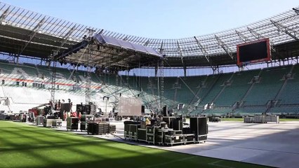 DUBOIS USYK BUDOWA STADIONU