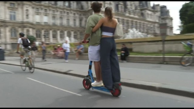 Addio ai monopattini: a Parigi dal 1 settembre stop alle trottinettes