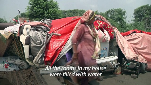 Hundreds of thousands evacuated after vast floods in Pakistan