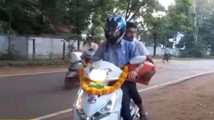 नर्मदापुरम: मेधावी विद्यार्थियों को मिली स्कूटी,सरकार के उपहार से चेहरे पर आई खुशी