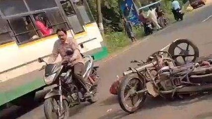 పశ్చిమ గోదావరి: పెనుగొండ వద్ద రోడ్డు ప్రమాదం