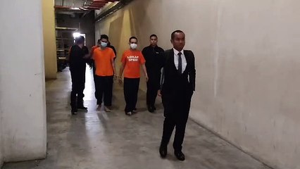 涉索贿1万2000 4执法员被延扣