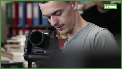 Romain Paquet, alias Tom Smet, tourne le clip de “Dans mon monde” à la rédaction de l’Avenir