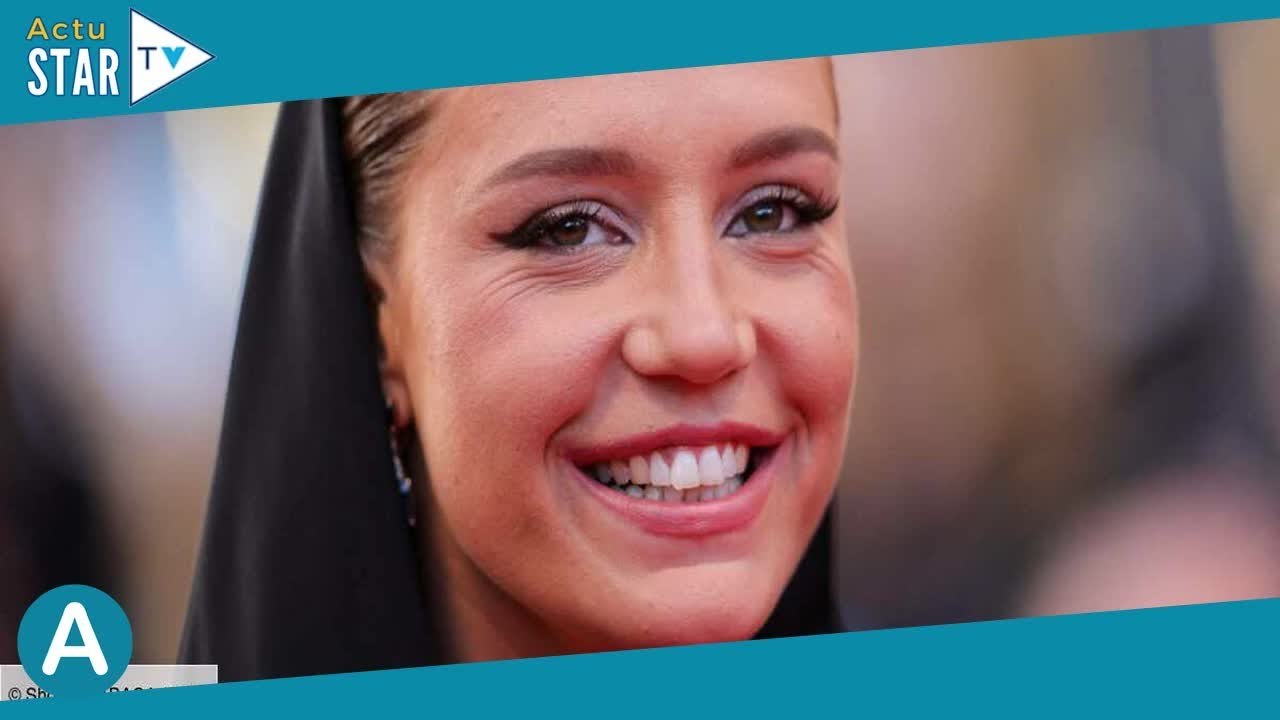 Adèle Exarchopoulos fait une confidence improba...