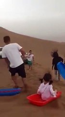 Electricité statique dans le désert... cheveux en l'air