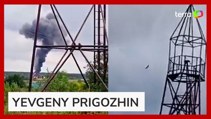 Vídeos mostram queda de avião que teria matado líder do Grupo Wagner na Rússia