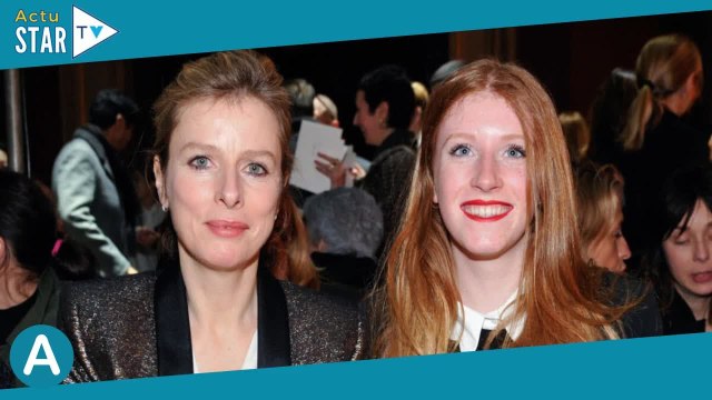 Karin Viard totalement nue et sa fille Marguerite topless mère et fille affichent leur corps fière