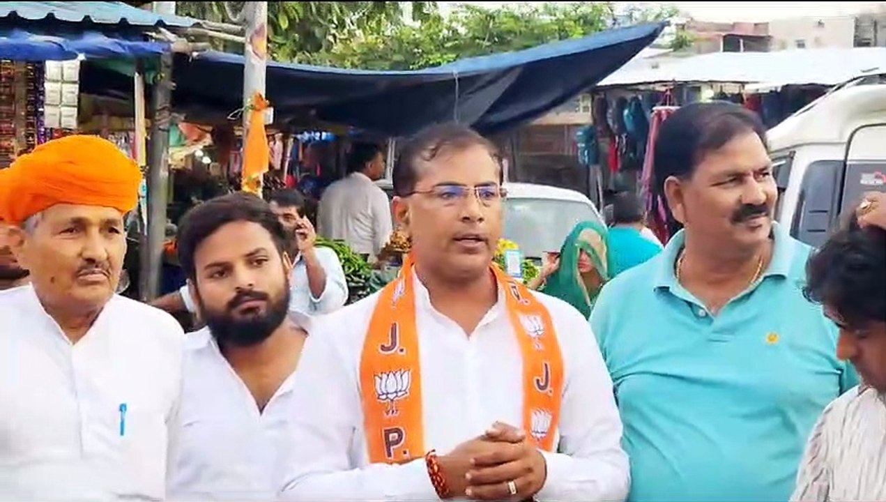 चन्द्रयान - 3 की लैंडिंग से चारों और खुशी से झू...