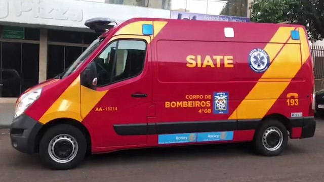 Mulher prende a mão no cilindro elétrico e precisa ser socorrida pelo Siate