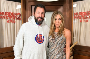 Adam Sandler y su esposa Jackie envían cada año flores a Jennifer Aniston por el Día de la Madre