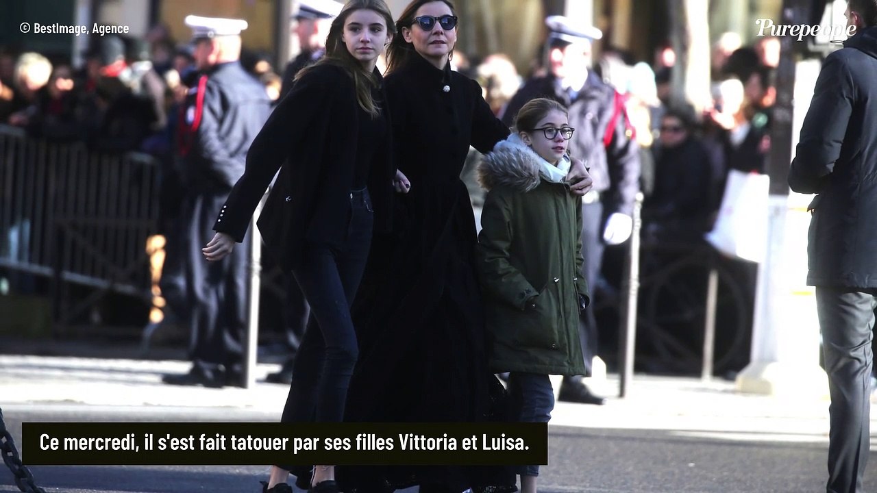 Clotilde Courau : Son mari Emmanuel Philibert de Savoie tatoué par leurs filles Vittoria et Luisa, l'amour dans la peau