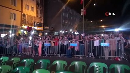 Ahlat'ta 200 metre bayrakla 'Fener Alayı' yürüyüşü