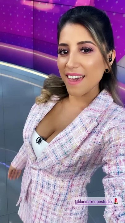 hermosa fatima aguilar periodista de latina