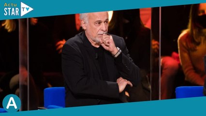 Francis Perrin Mongeville  Son fils Louis, autiste et acteur, suit un traitement particulier