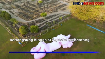 Patung Kaws Karya Seniman Amerika Mampir di Candi Prambanan