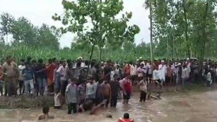 नदी में ट्रैक्टर ट्राली पलटने से अब तक चार की मौत, लापता लोगों की तलाश जारी