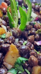Pakistani Food Street Style Kalay Channe
