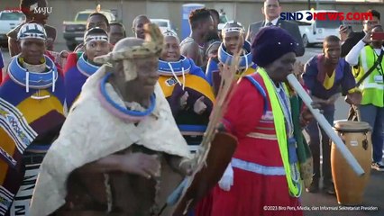 Momen Presiden Jokowi Disambut Tari Zulu saat Tiba di Afrika Selatan