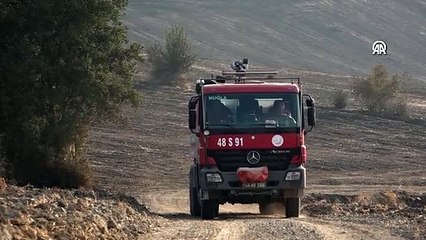 Çanakkale'de çıkan orman yangınını söndürme çalışmaları devam ediyor