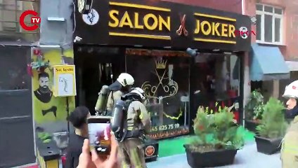 Son Dakika Beyoğlu'nda 5 katlı binada yangın