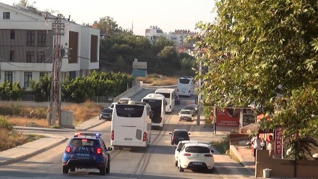 270 kaçak göçmen, göç idaresine teslim edildi